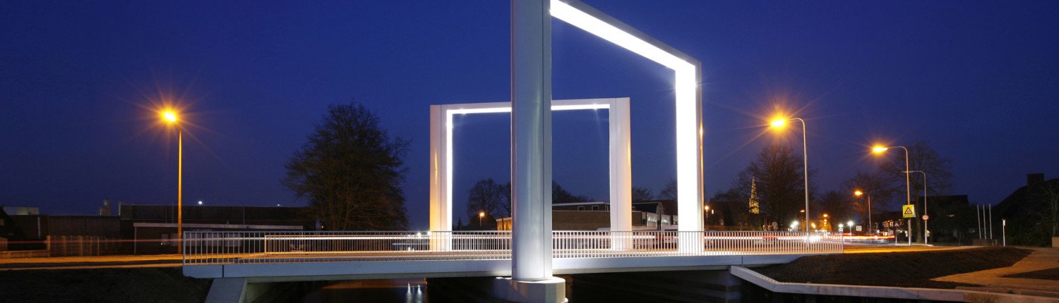 simple yet iconic entrance bridge, Dolderbridge Steenwijk