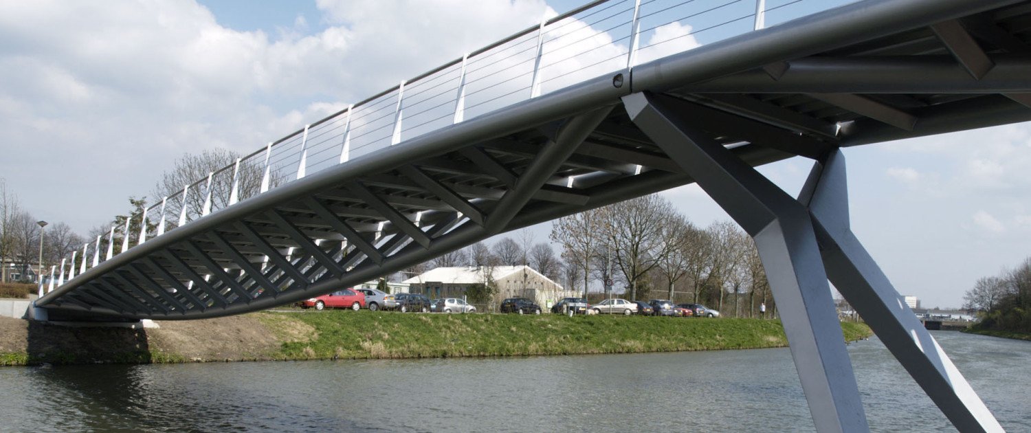low view from traffic bridge, bridge design by ipv Delft