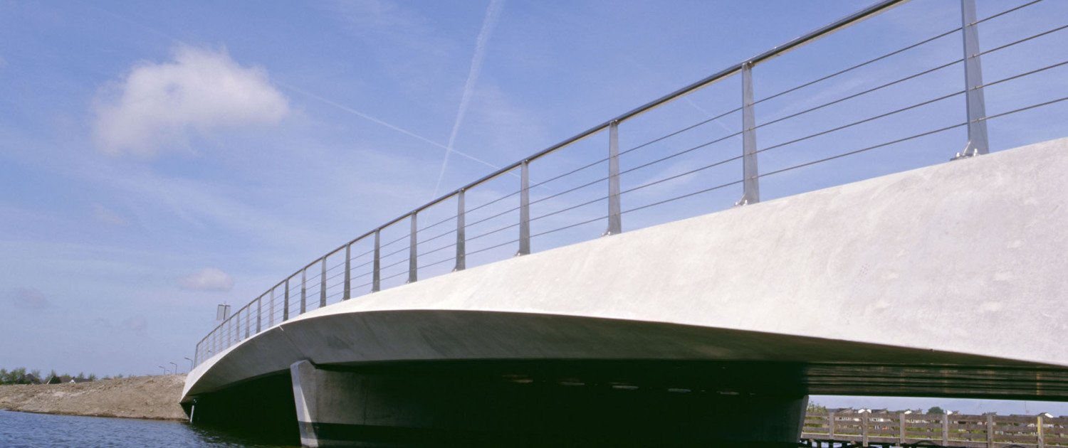 bridge Heerhugowaard, low view, concrete bridge, design by ipv Delft
