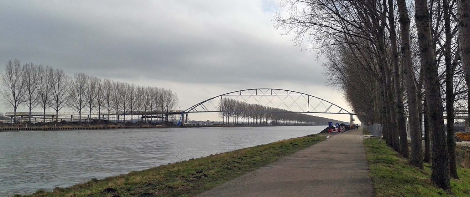 elevation slender bicycle bridge Nigtevecht design ipv Delft